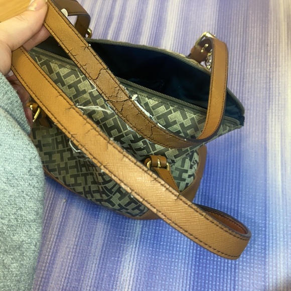 TOMMY HILFIGER PURSE - Picture 4 of 4